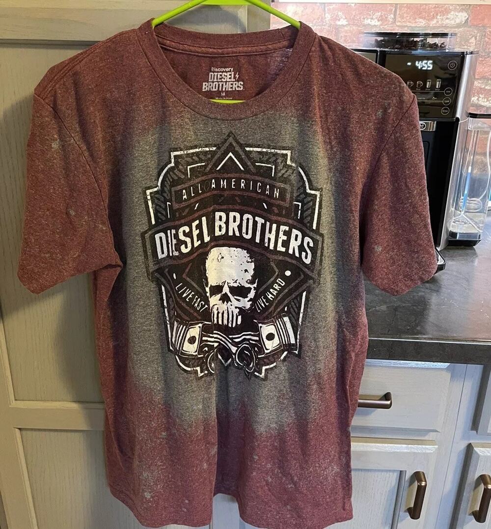 Diesel Brothers Skull Men's Short Sleeve Red, Gray,Speckles T Shirt Sz M